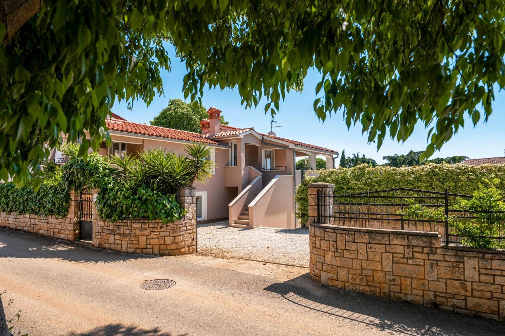 Villa Corinna Kukci Luaran gambar
