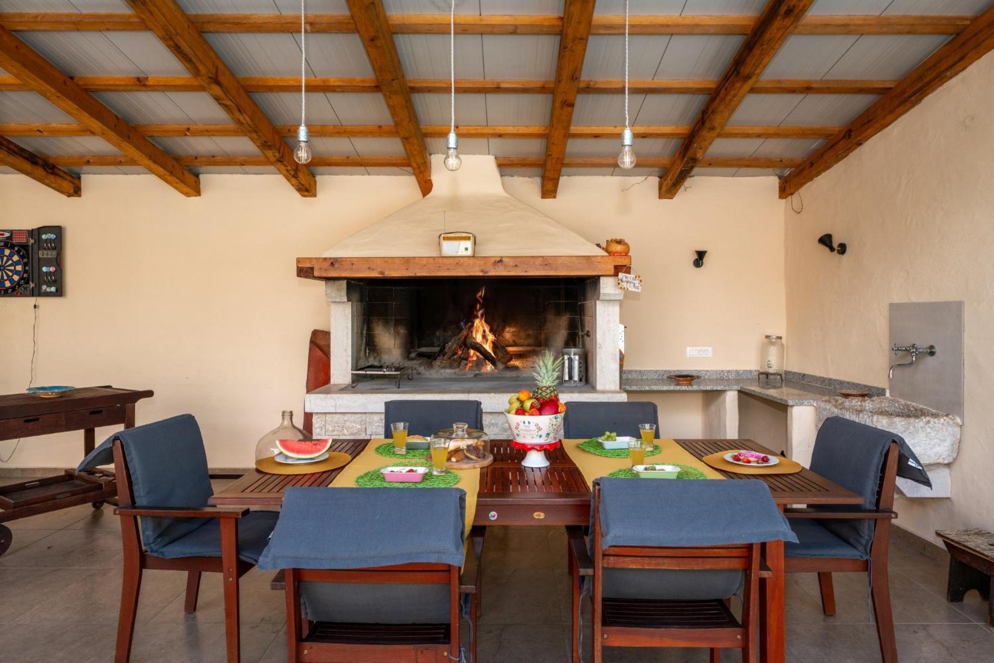 Villa Corinna Kukci Luaran gambar